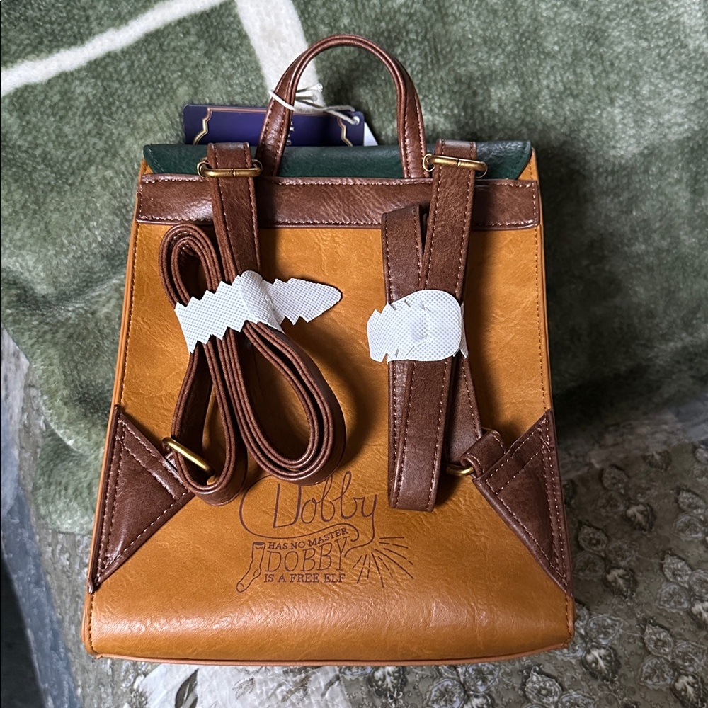 Beautiful Loungefly featuring Dobby from Harry Potter, new with tags - Picture 3 of 6